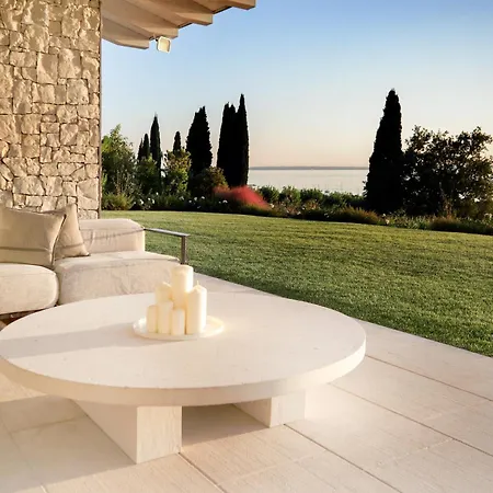 F Villa
